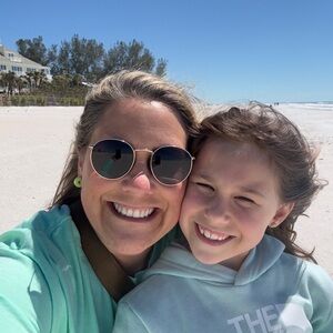 Meet your Posher, Holly